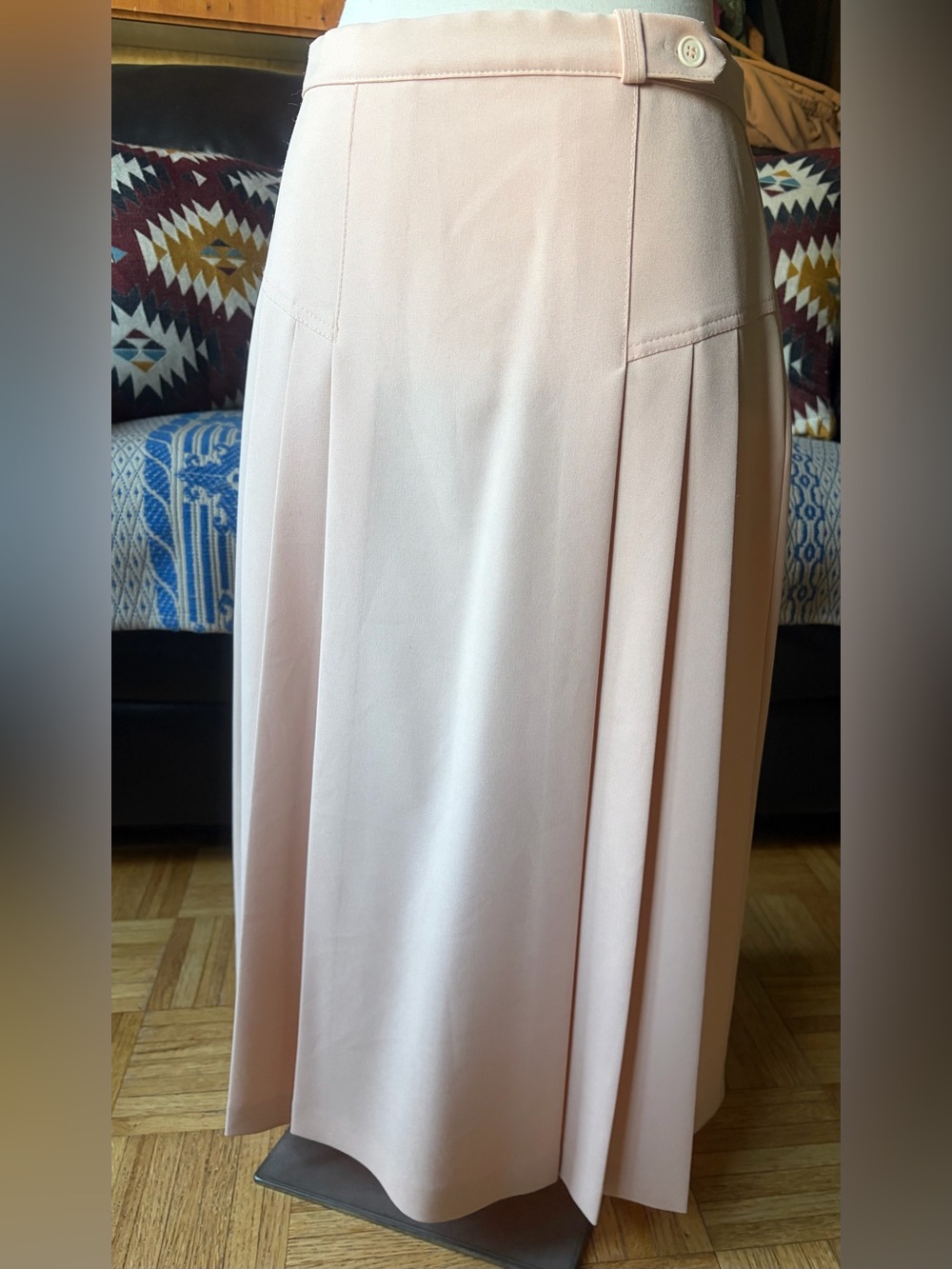 Vintage Mr. K Classic Pleated Midi Skirt in Blush Pink Minimalist Elegance